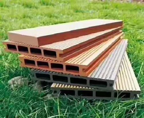 Finestra di plastica di legno della porta del piatto di JWELL che fa la linea dell'estrusione di profilo del PVC WPC del PE pp della macchina