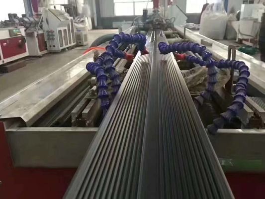 Finestra di plastica di legno della porta del piatto di JWELL che fa la linea dell'estrusione di profilo del PVC WPC del PE pp della macchina