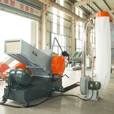 trinciatrice di riciclaggio di plastica del frantoio del PVC WPC ProfileWaste di 15kw 300KG/H