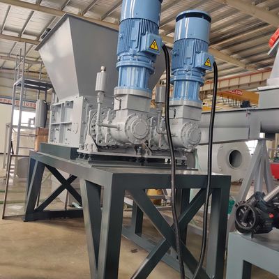 Il tamburo blu dell'HDPE ha spumato trinciatrice di riciclaggio di plastica di asse dell'asse del contenitore quattro